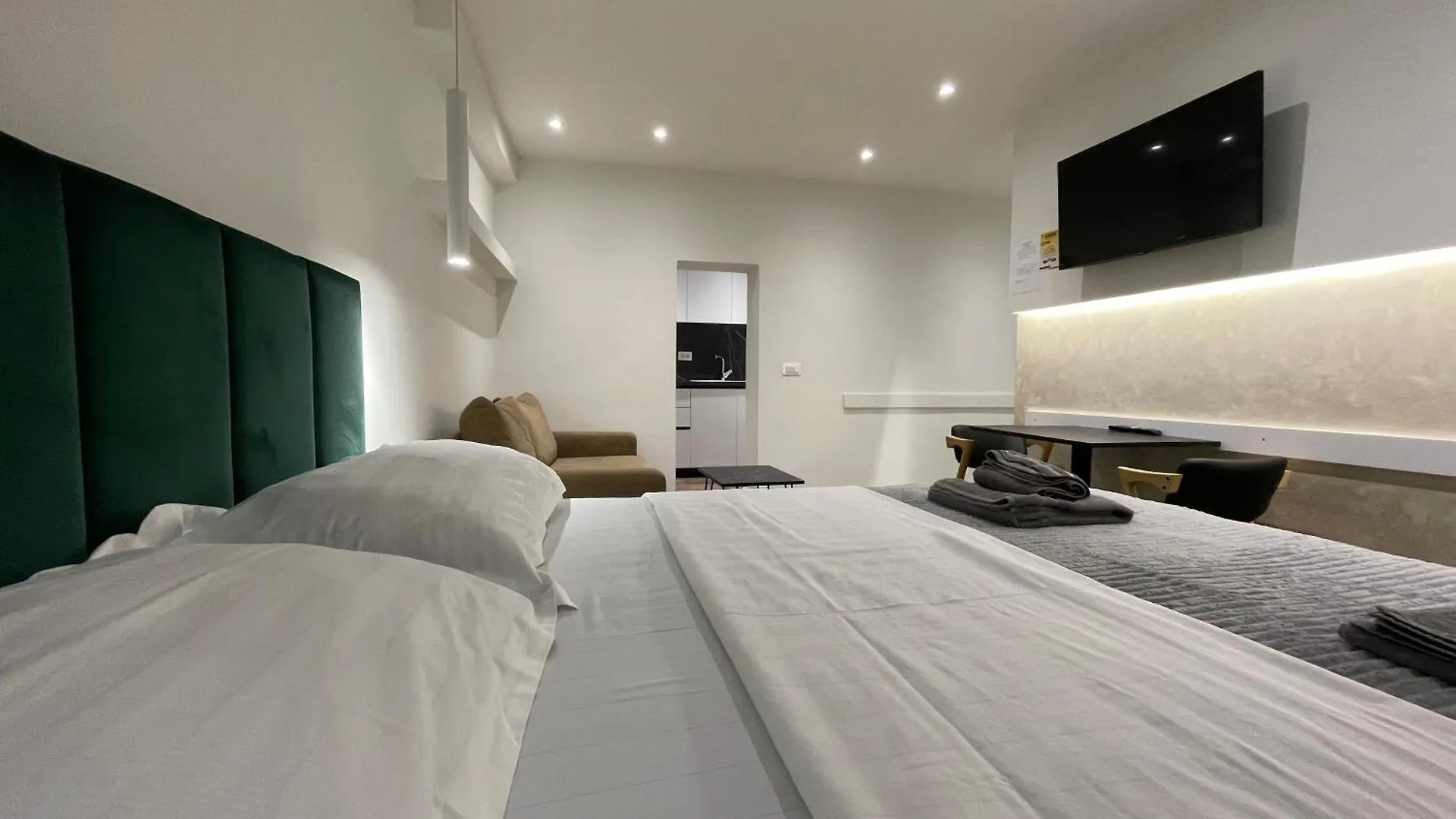 Le Petite Central Studio Apartments Tirana