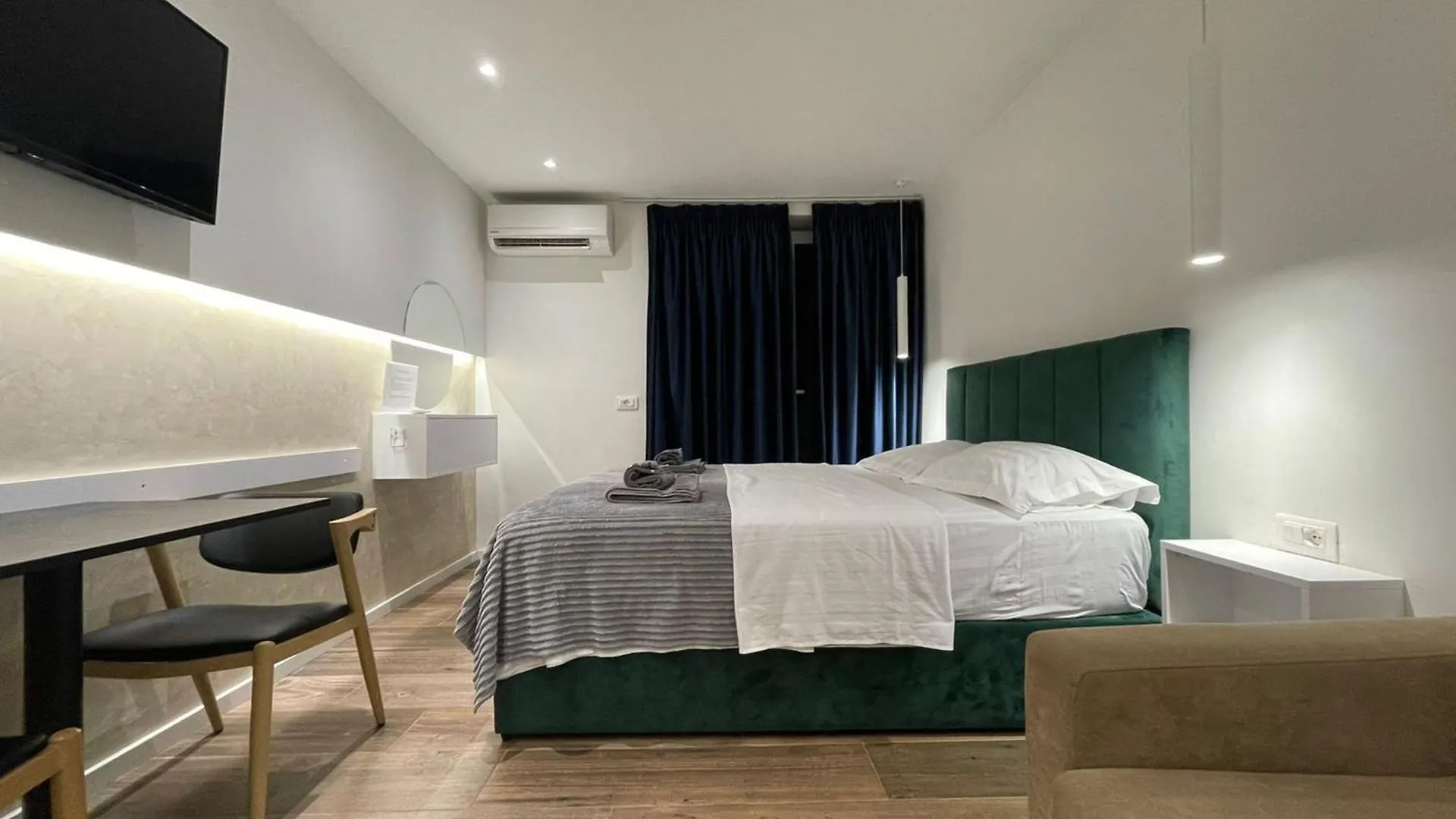 Le Petite Central Studio Apartments Tirana Albanien