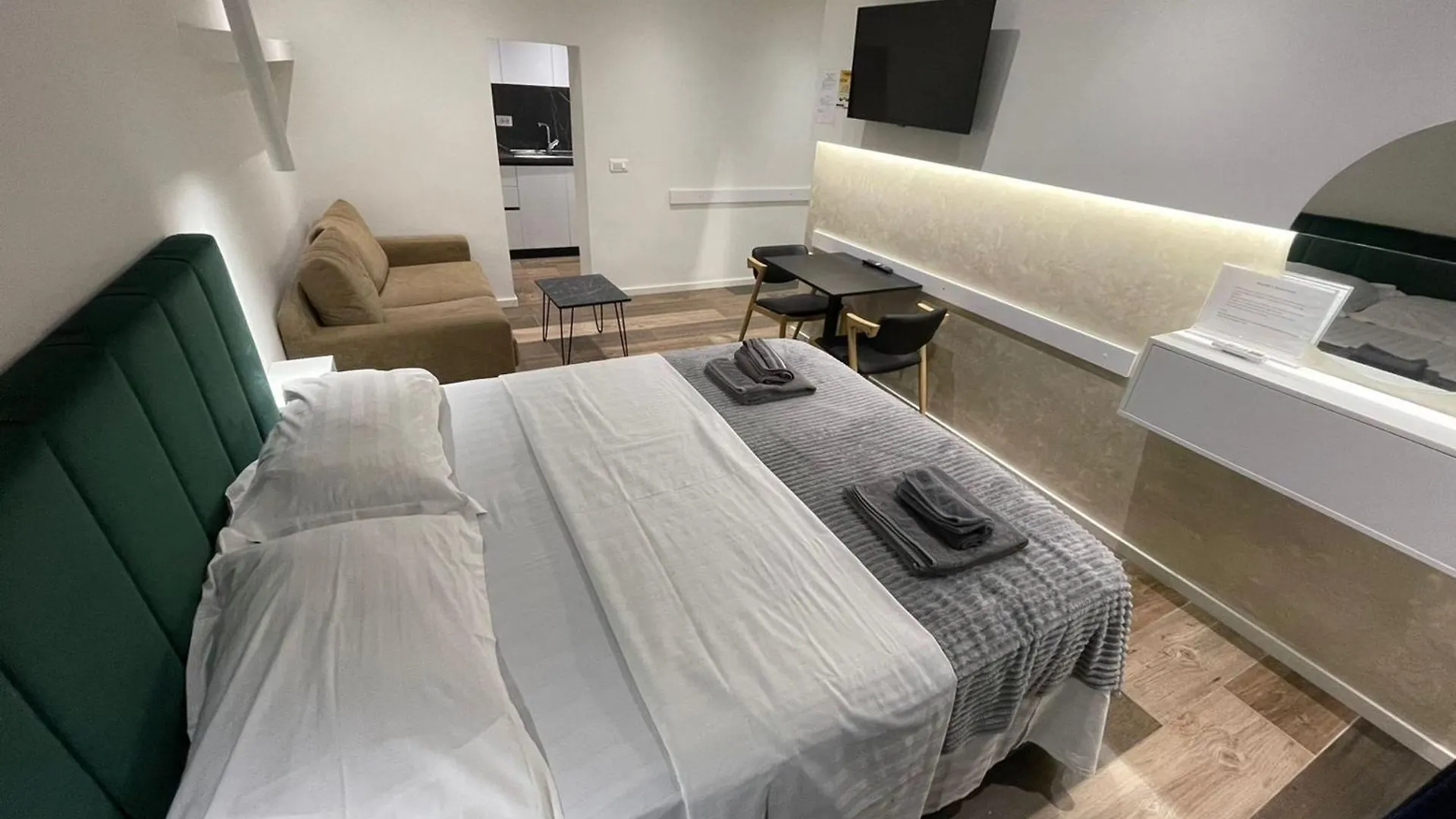 Le Petite Central Studio Apartments Tirana
