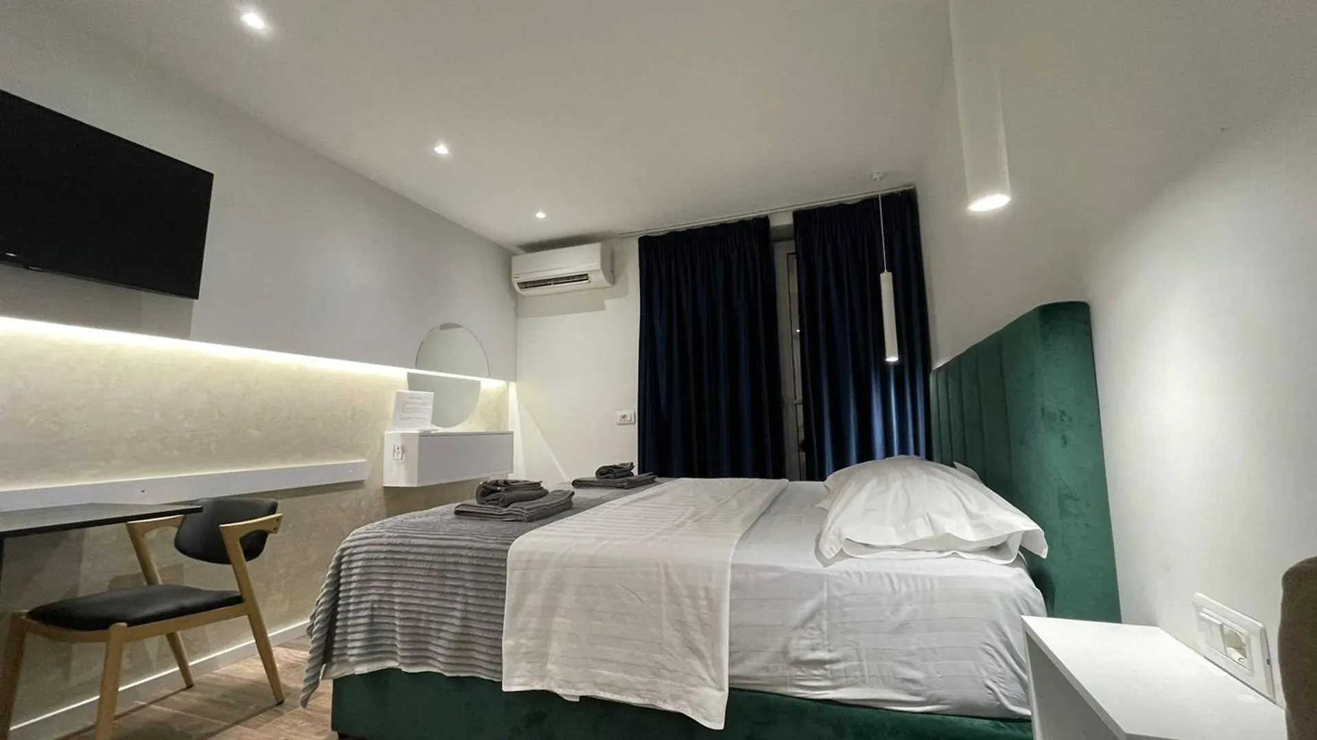 Le Petite Central Studio Apartments Tirana Albanien