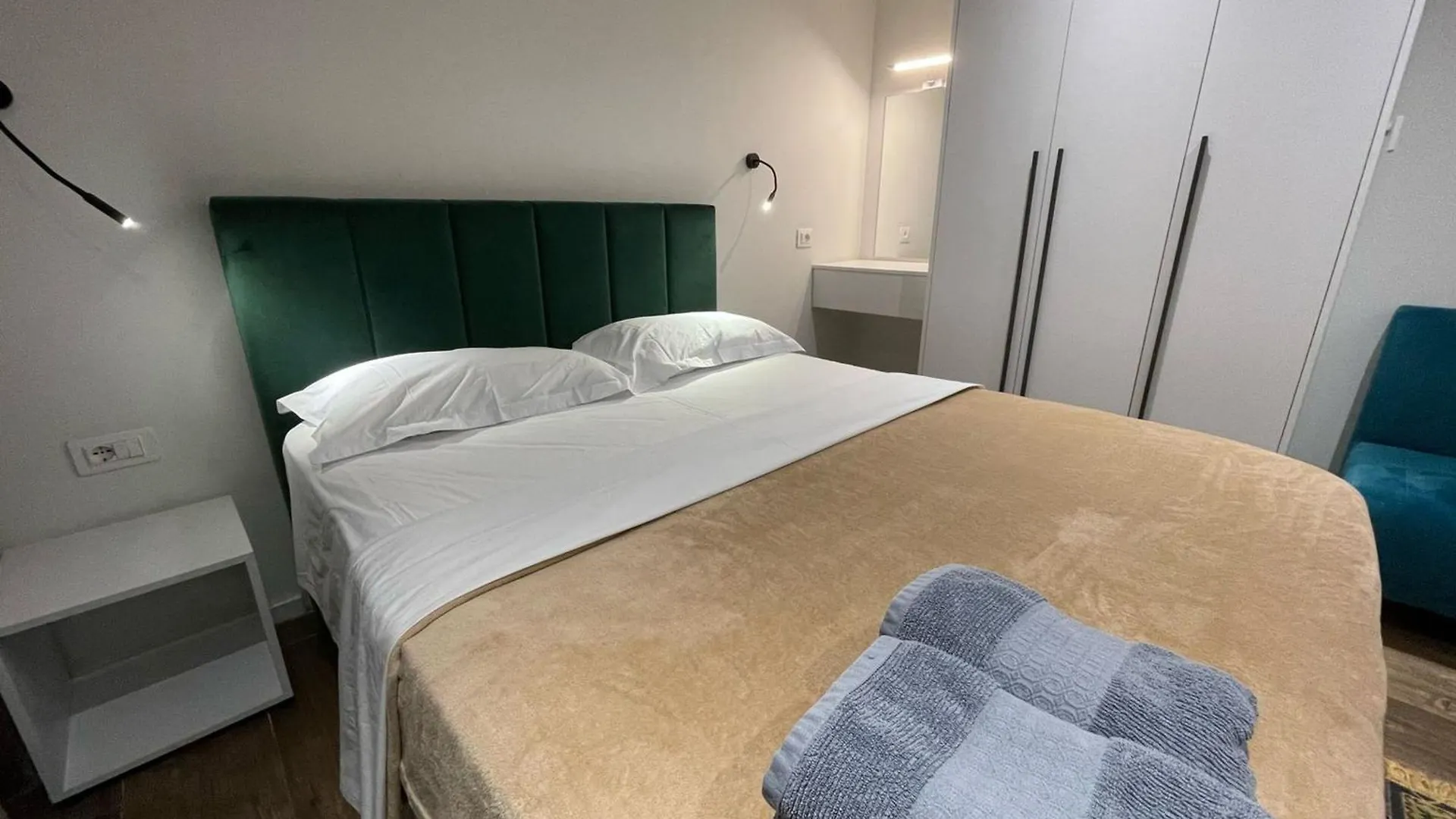 Le Petite Central Studio Apartments Tirana